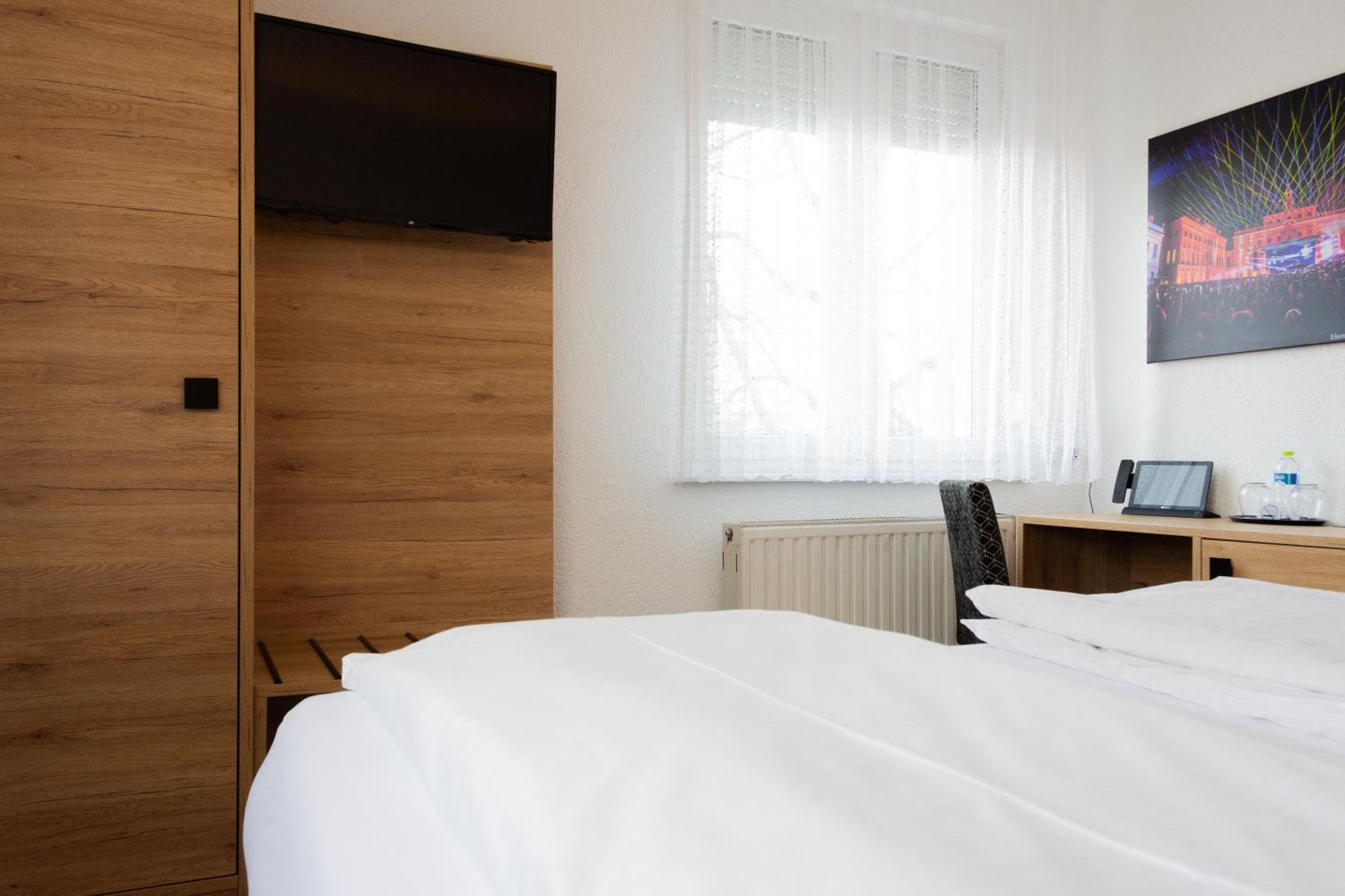 Hotel-Cocco-Bello In Der Villa Foret Лудвигсбург Екстериор снимка