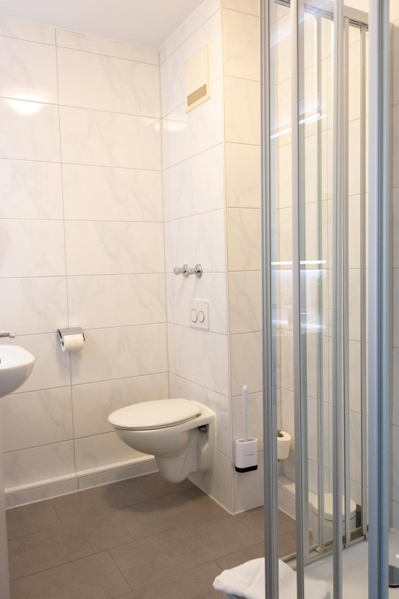 Hotel-Cocco-Bello In Der Villa Foret Лудвигсбург Екстериор снимка