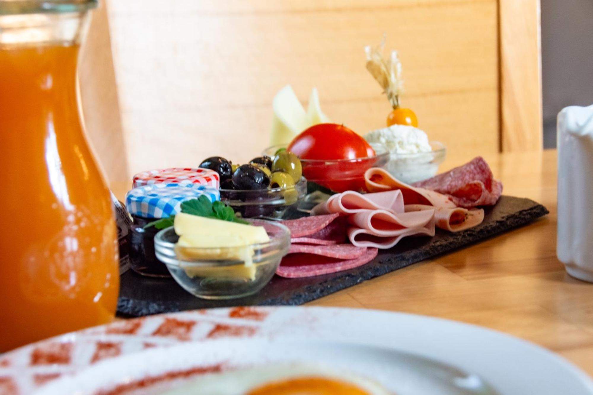 Hotel-Cocco-Bello In Der Villa Foret Лудвигсбург Екстериор снимка