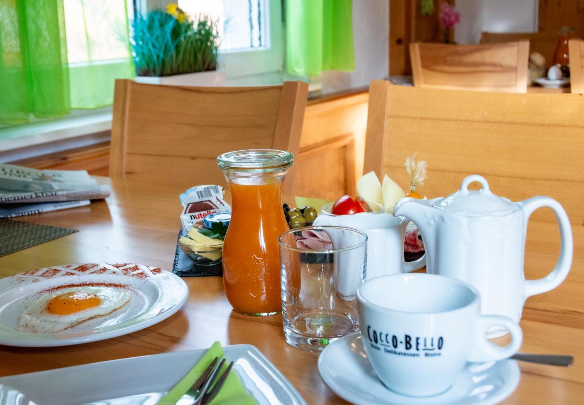Hotel-Cocco-Bello In Der Villa Foret Лудвигсбург Екстериор снимка